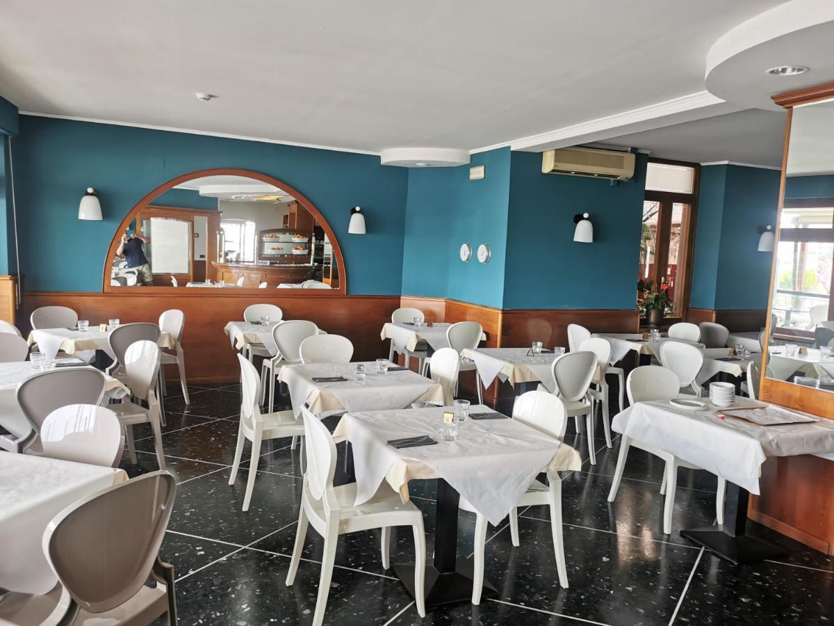 Albium Hotel Albenga Kültér fotó