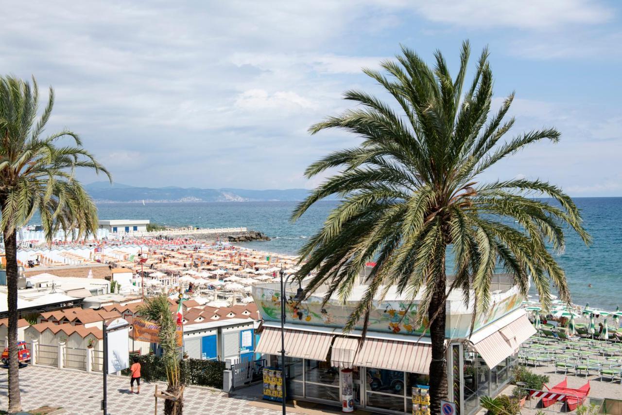 Albium Hotel Albenga Kültér fotó