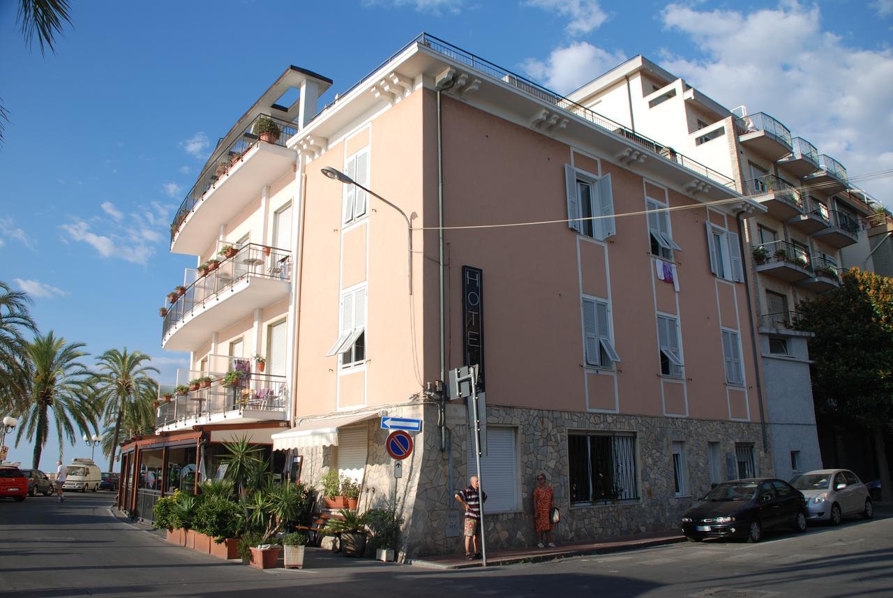 Albium - Hotel Sul Mare Albenga Kültér fotó